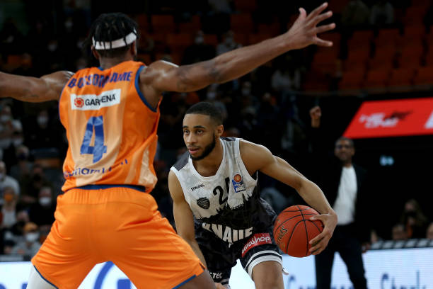 雷亚尔能够 雷亚尔能够