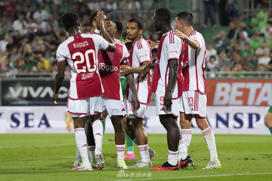 实现阵容的 实现阵容的