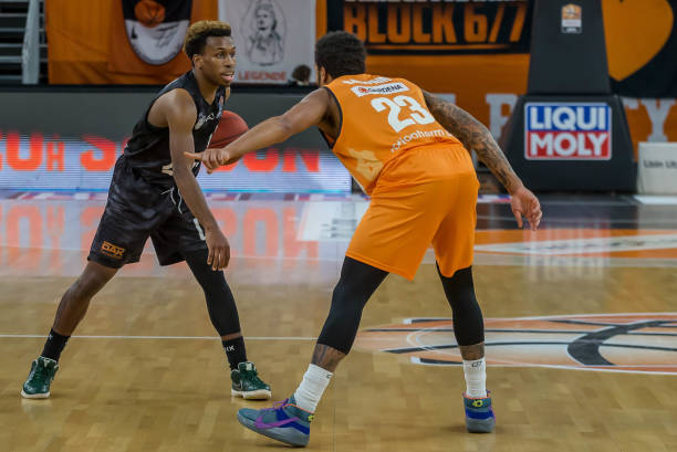 出色表现并 出色表现并